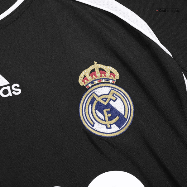 Retro 2006/07 Real Madrid Away Soccer Jersey - Image 3